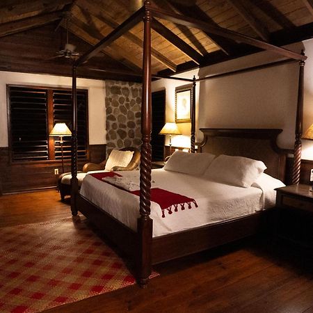 The Lodge & Spa At Pico Bonito El Pino Exteriör bild