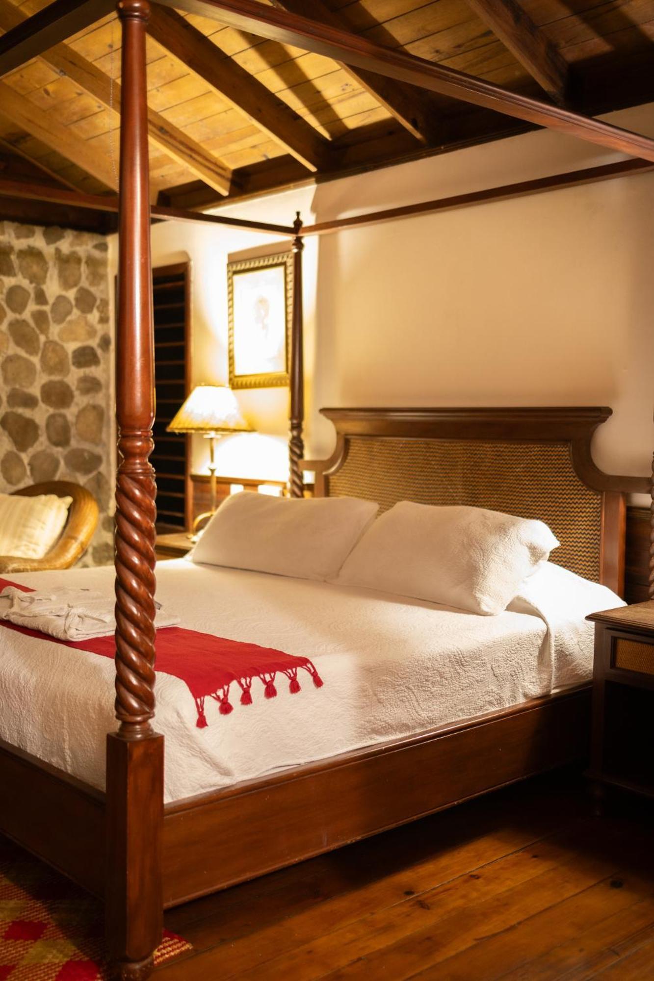 The Lodge & Spa At Pico Bonito El Pino Exteriör bild
