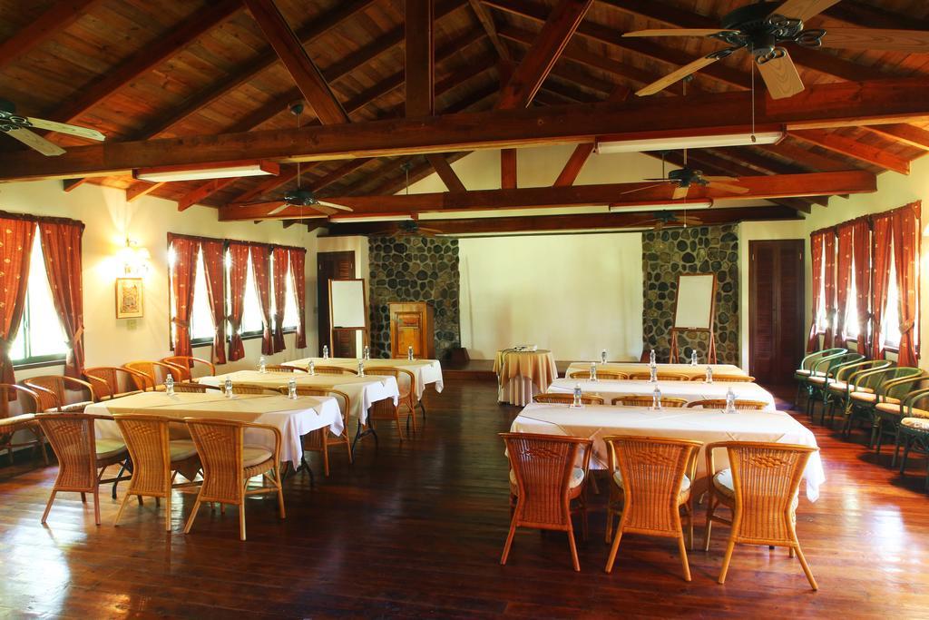 The Lodge & Spa At Pico Bonito El Pino Exteriör bild