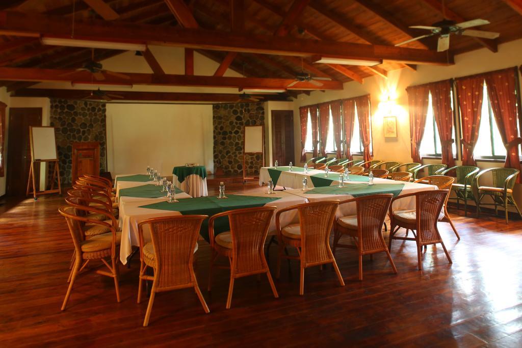 The Lodge & Spa At Pico Bonito El Pino Exteriör bild