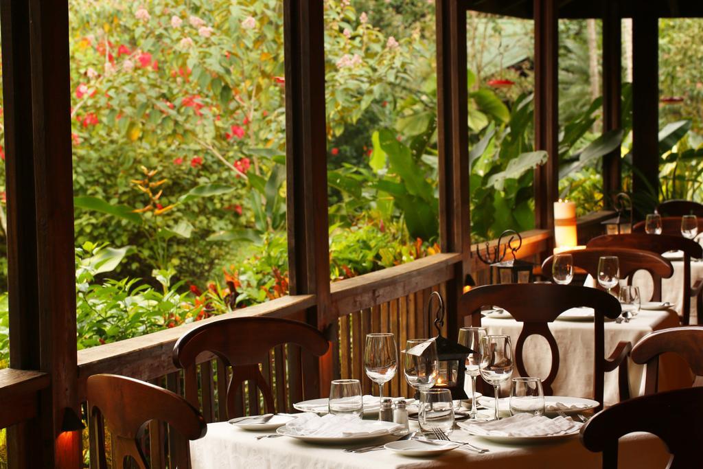 The Lodge & Spa At Pico Bonito El Pino Exteriör bild
