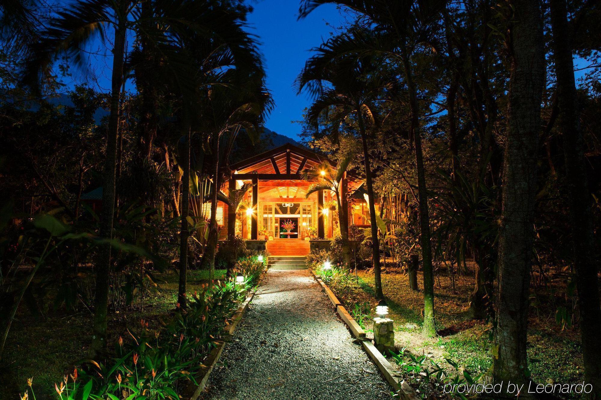 The Lodge & Spa At Pico Bonito El Pino Exteriör bild